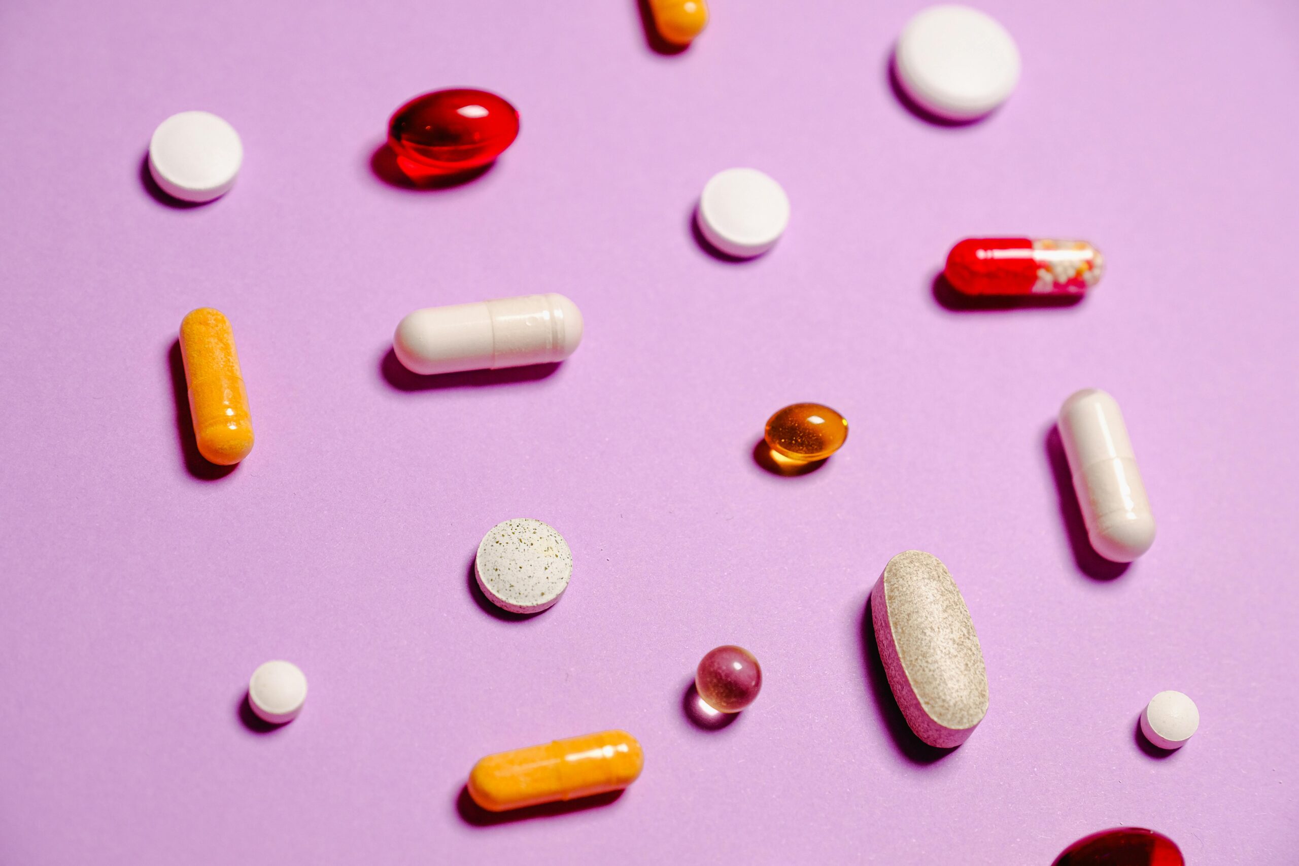 Kolagen, hořčík, vitamín D… které doplňky patří do základní výbavy každé ženy?